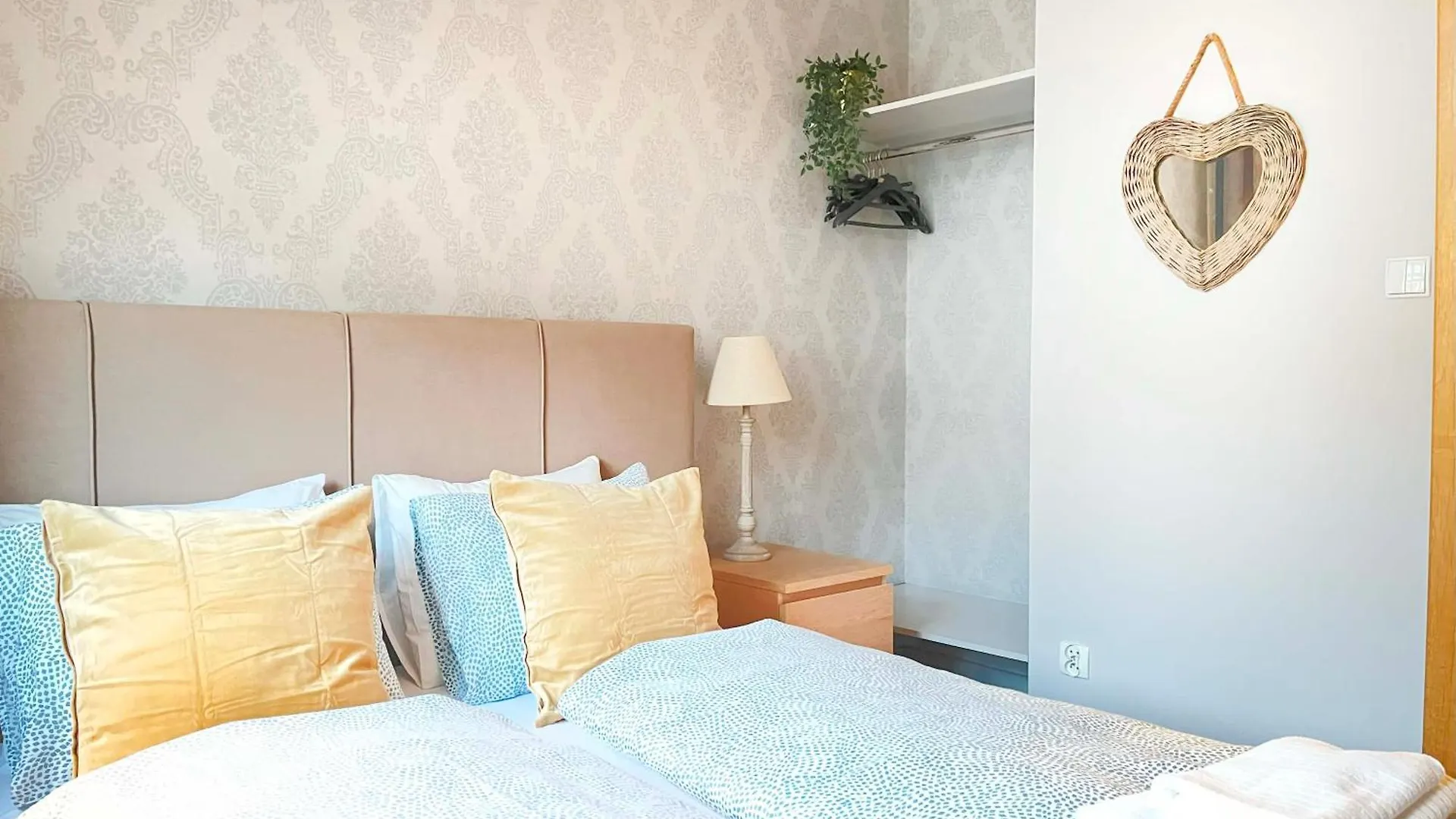 Welcoming Apartments With Bedrooms And Air Conditioning, City Center Krakov Polsko