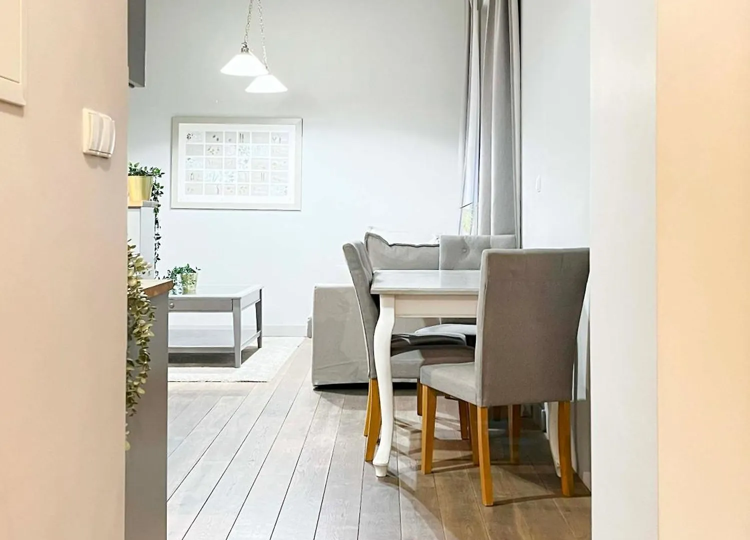 Welcoming Apartments With Bedrooms And Air Conditioning, City Center Krakov