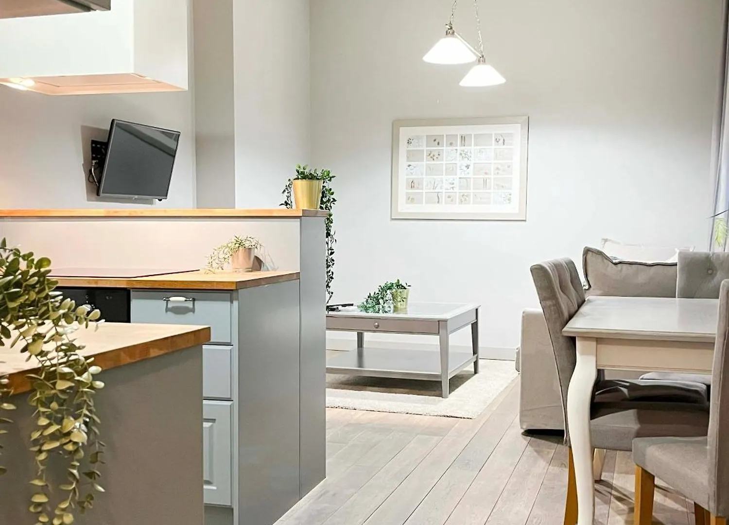 Welcoming Apartments With Bedrooms And Air Conditioning, City Center Kraków