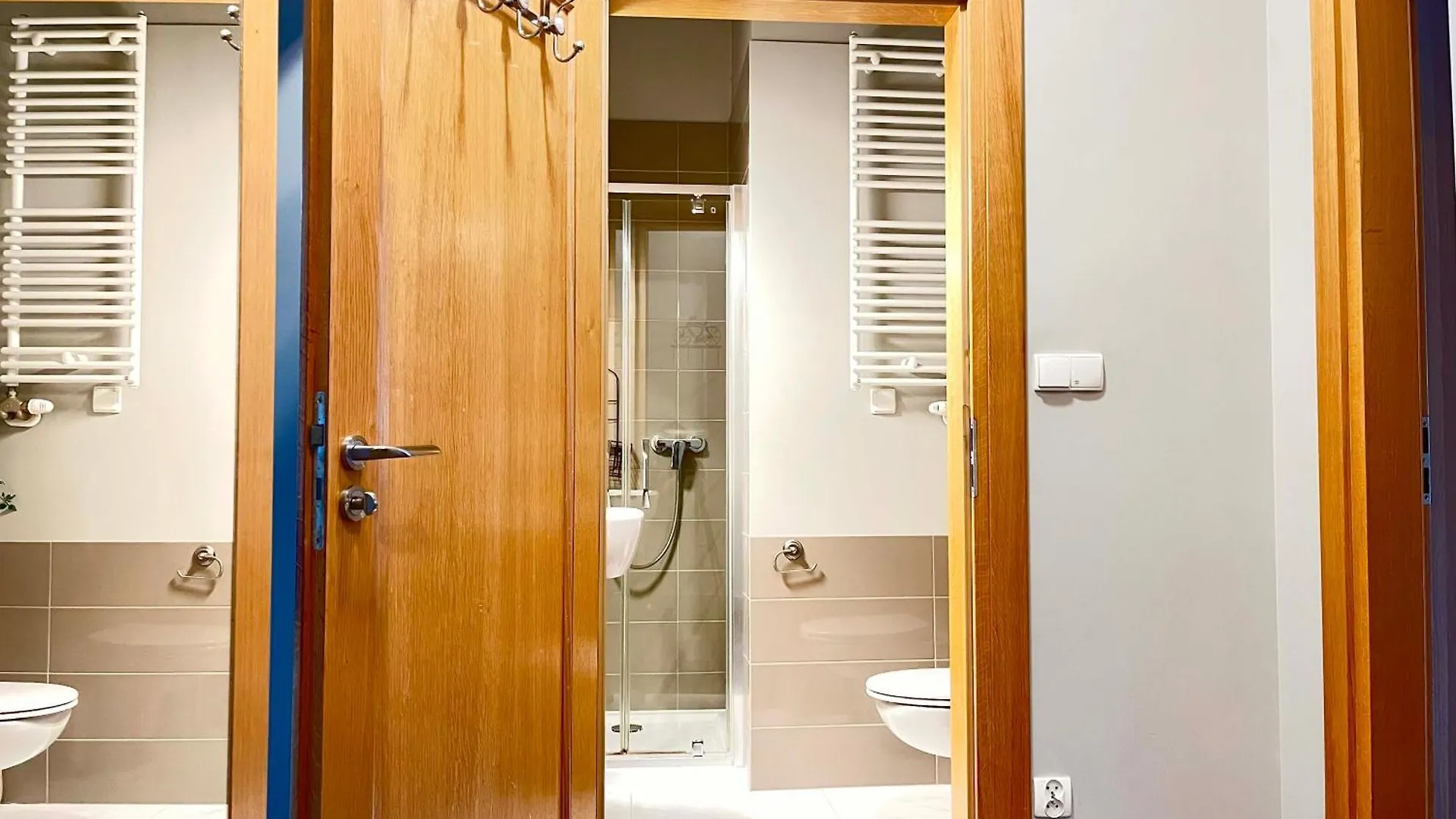 Welcoming Apartments With Bedrooms And Air Conditioning, City Center Kraków 0*,
