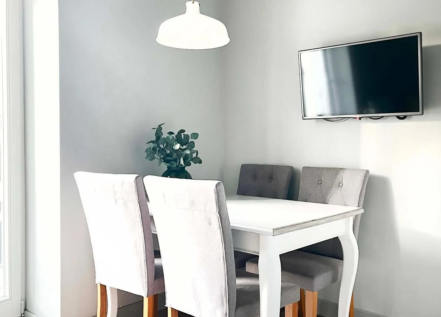 Welcoming Apartments With Bedrooms And Air Conditioning, City Center Kraków